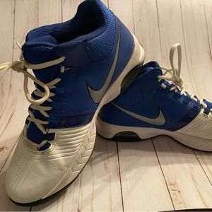 Nike Air Visi Pro 5 - size 10 womens